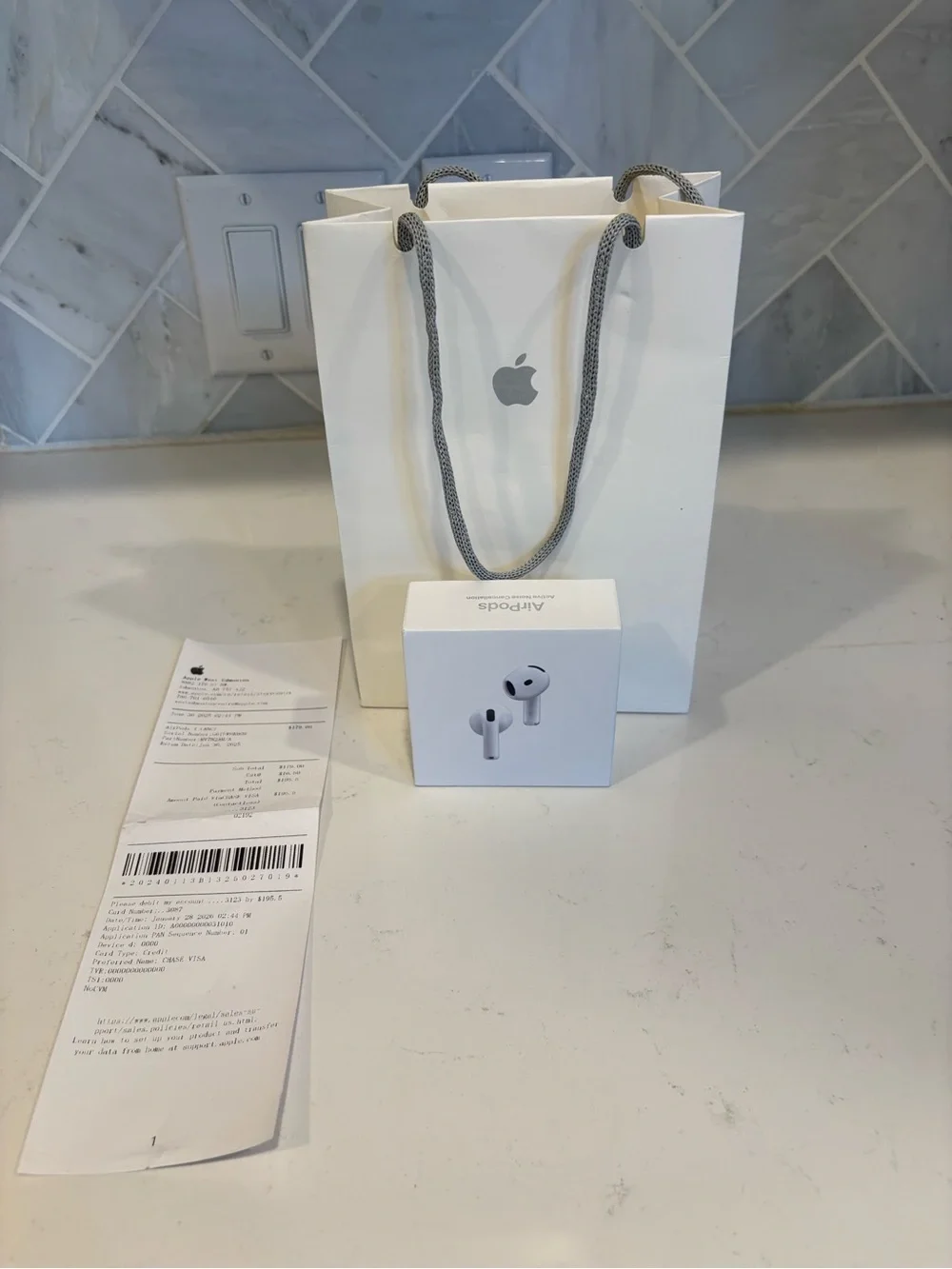 Apple AirPods 4 (ANC) — Model A3057/A3059
